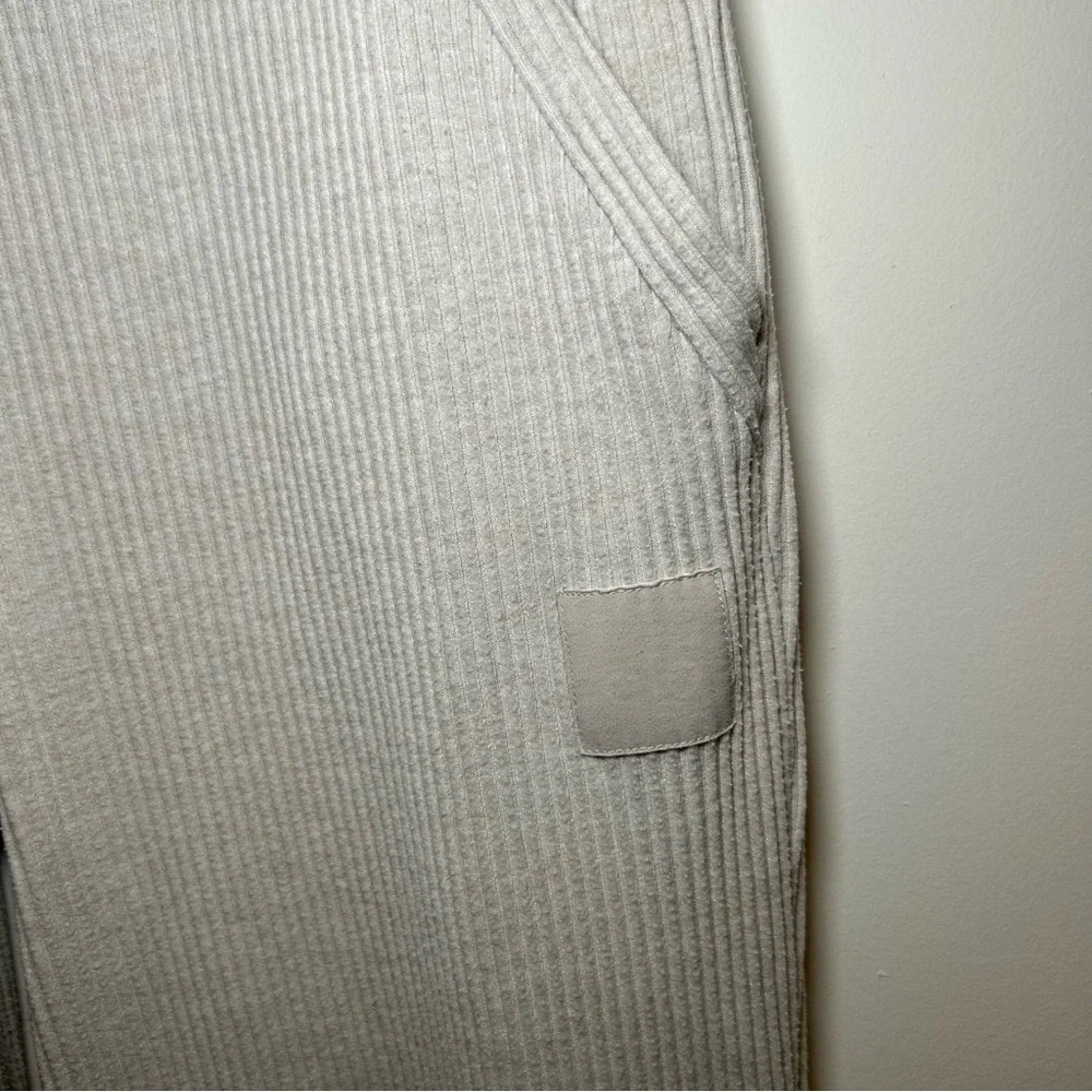 Alo Yoga Muse Sweatpant Tan Size Small